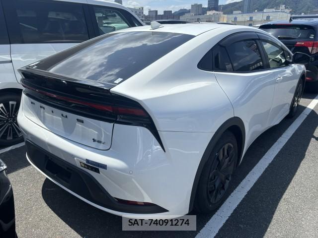 Toyota PRIUS 2023-06 8278989-4