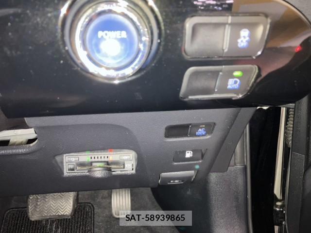 Toyota PRIUS 2020-10 8278997-5