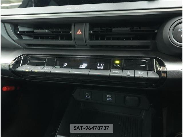 Toyota PRIUS 2024-02 8279060-11