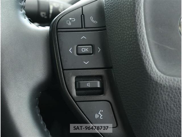 Toyota PRIUS 2024-02 8279060-14