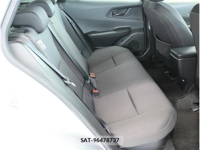 Toyota PRIUS 2024-02 8279060-17