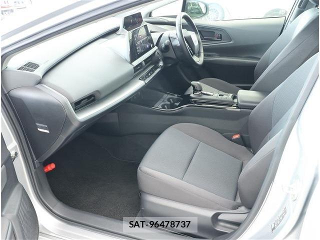 Toyota PRIUS 2024-02 8279060-18