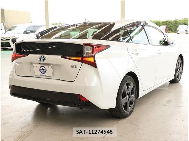 Toyota PRIUS 2021-11 8279064-6