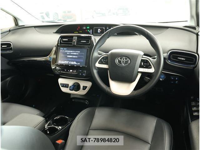 Toyota PRIUS 2018-03 8279065-1