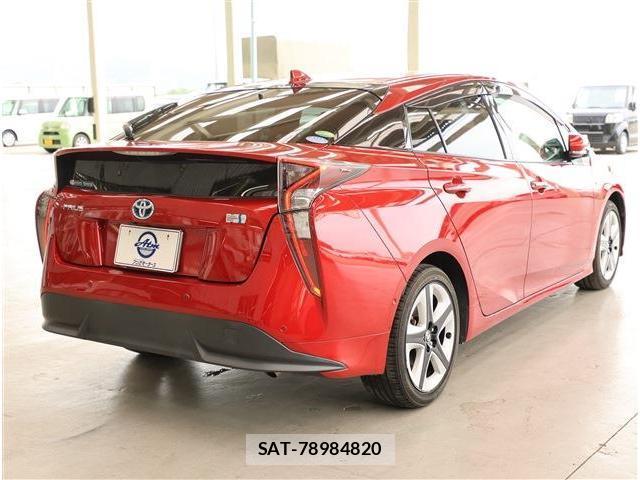 Toyota PRIUS 2018-03 8279065-6
