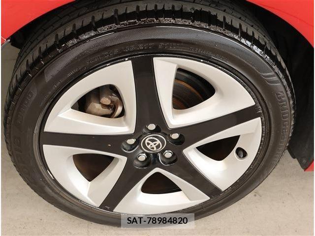 Toyota PRIUS 2018-03 8279065-8