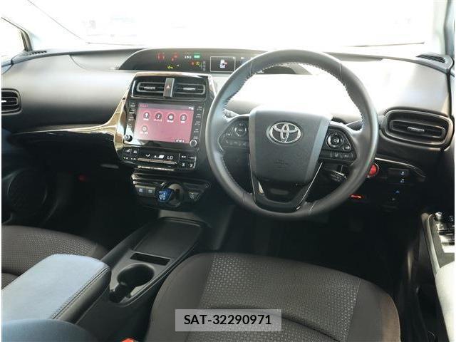 Toyota PRIUS 2022-05 8279069-1