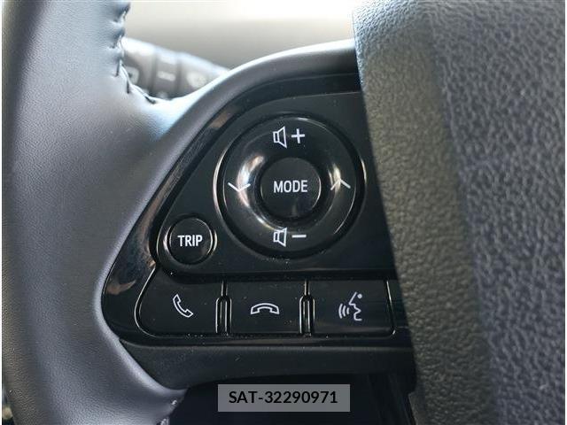 Toyota PRIUS 2022-05 8279069-12
