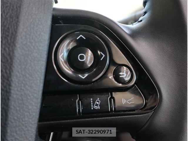 Toyota PRIUS 2022-05 8279069-13