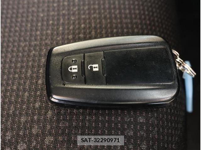 Toyota PRIUS 2022-05 8279069-18