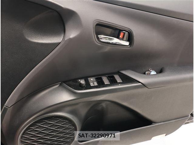 Toyota PRIUS 2022-05 8279069-5