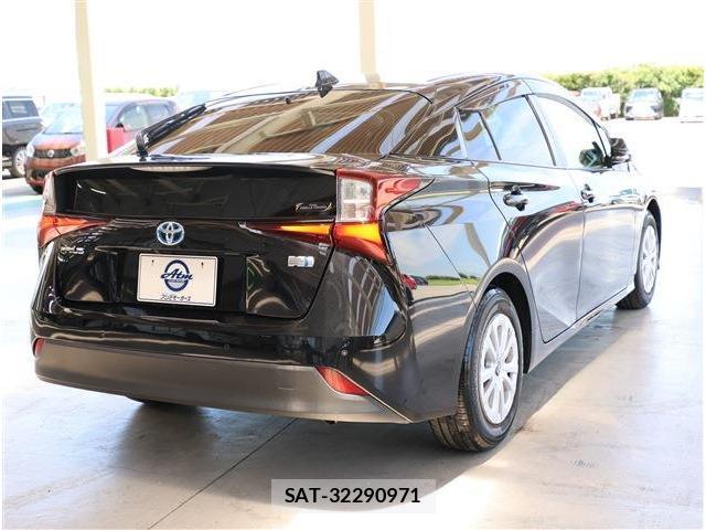 Toyota PRIUS 2022-05 8279069-6