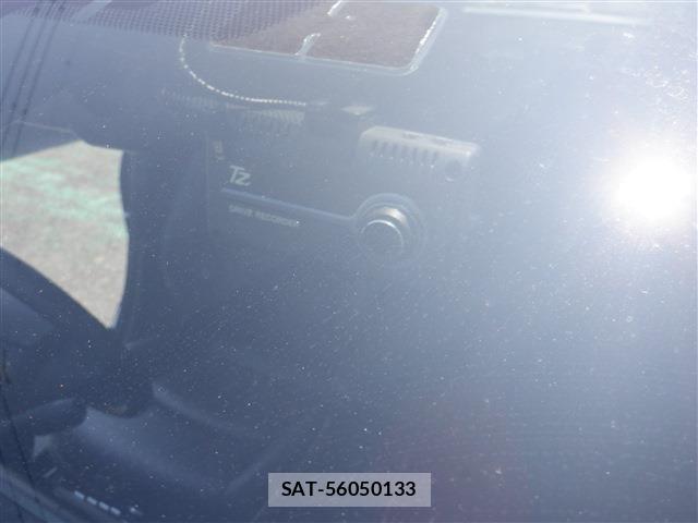 Toyota PRIUS 2021-07 8279072-5