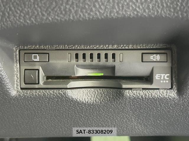 Toyota PRIUS 2019-04 8279118-5