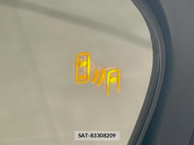 Toyota PRIUS 2019-04 8279118-6