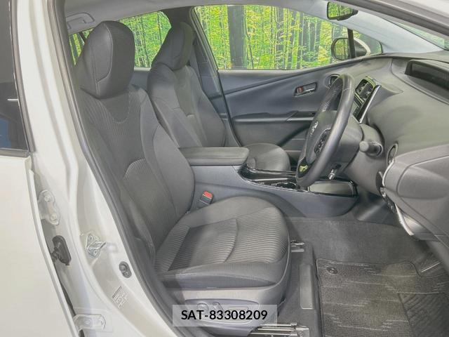 Toyota PRIUS 2019-04 8279118-7