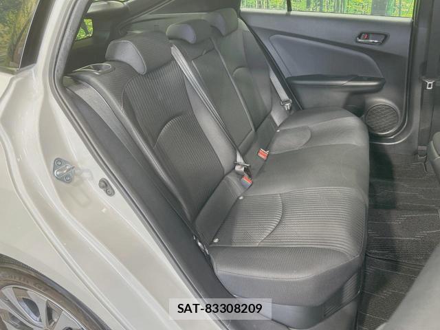 Toyota PRIUS 2019-04 8279118-8