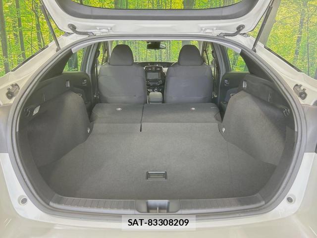 Toyota PRIUS 2019-04 8279118-9