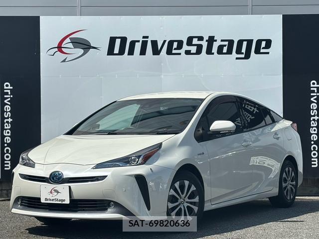 Toyota PRIUS 2019-06 8279181-0