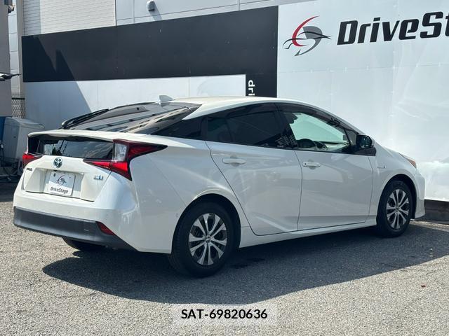 Toyota PRIUS 2019-06 8279181-1