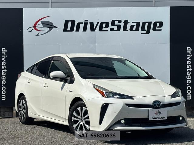 Toyota PRIUS 2019-06 8279181-11