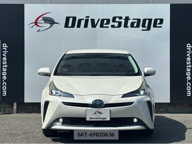 Toyota PRIUS 2019-06 8279181-12
