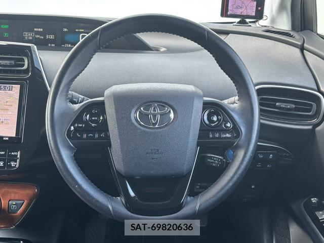 Toyota PRIUS 2019-06 8279181-14