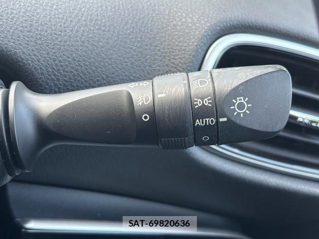 Toyota PRIUS 2019-06 8279181-18