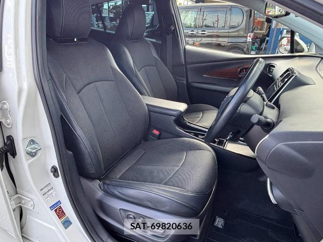 Toyota PRIUS 2019-06 8279181-5
