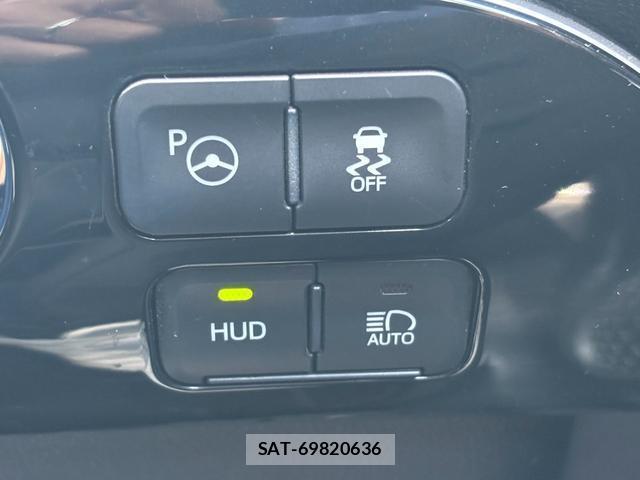 Toyota PRIUS 2019-06 8279181-9