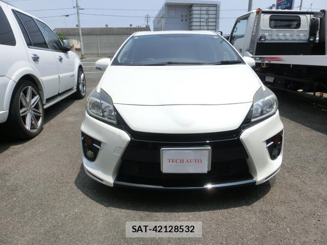 Toyota PRIUS 2014-11 8279255-1