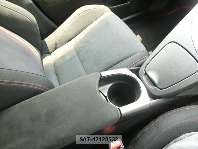 Toyota PRIUS 2014-11 8279255-13