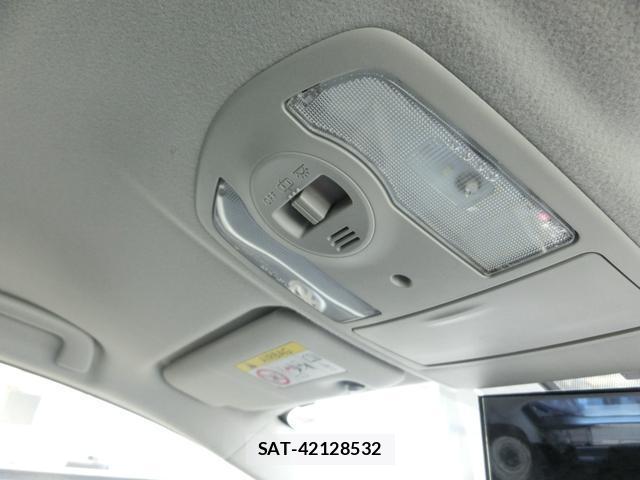 Toyota PRIUS 2014-11 8279255-18