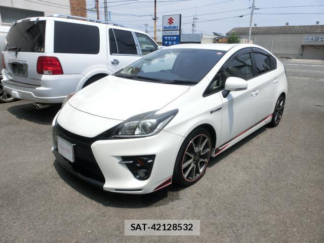 Toyota PRIUS 2014-11 8279255-2