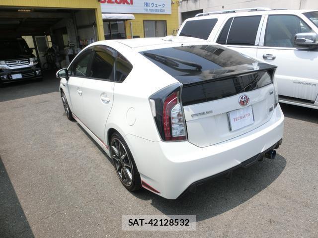 Toyota PRIUS 2014-11 8279255-5