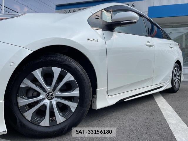 Toyota PRIUS 2019-06 8279266-12
