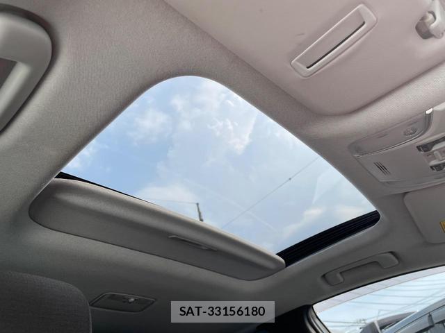 Toyota PRIUS 2019-06 8279266-3
