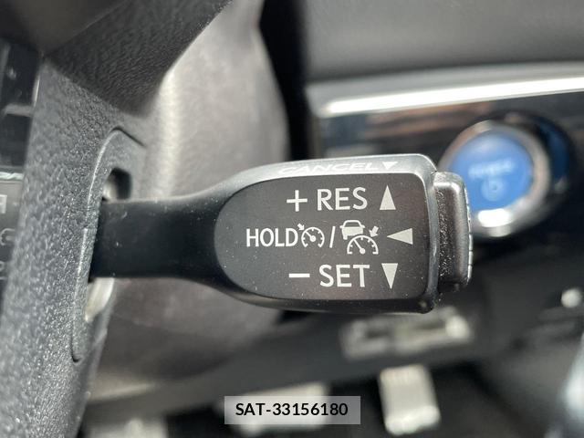 Toyota PRIUS 2019-06 8279266-6