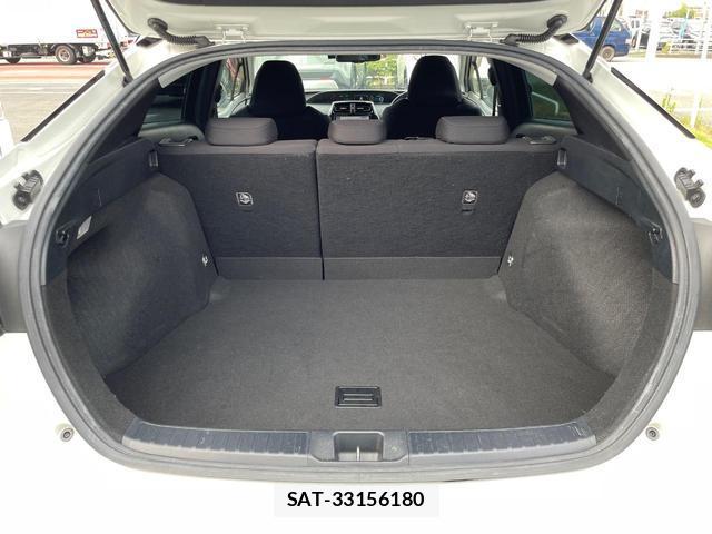 Toyota PRIUS 2019-06 8279266-9