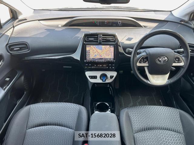 Toyota PRIUS 2018-11 8279324-1