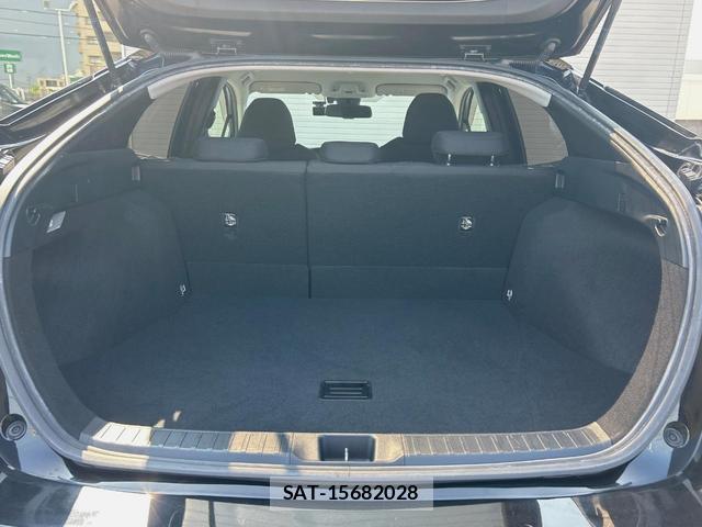 Toyota PRIUS 2018-11 8279324-12