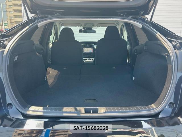 Toyota PRIUS 2018-11 8279324-13