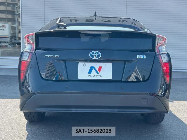 Toyota PRIUS 2018-11 8279324-15