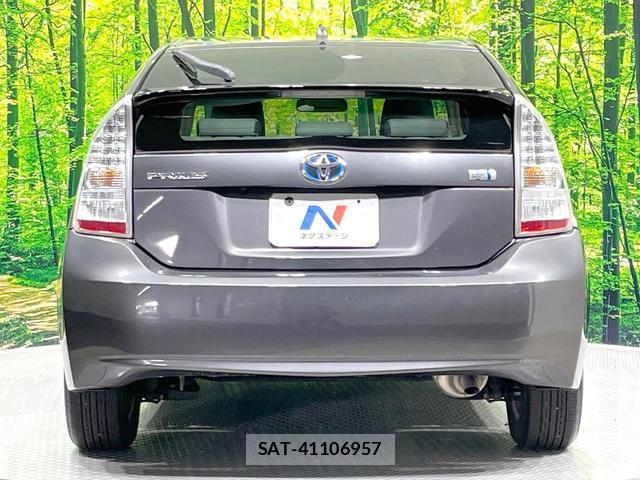 Toyota PRIUS 2011-10 8279379-16
