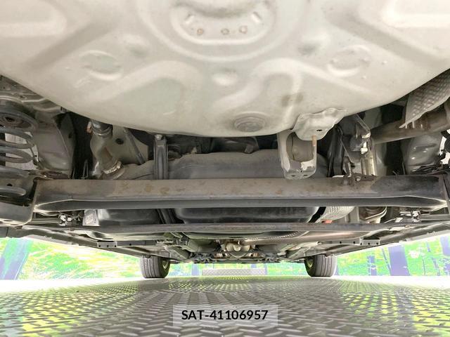 Toyota PRIUS 2011-10 8279379-18