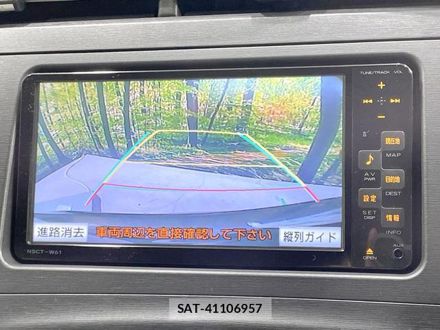Toyota PRIUS 2011-10 8279379-3