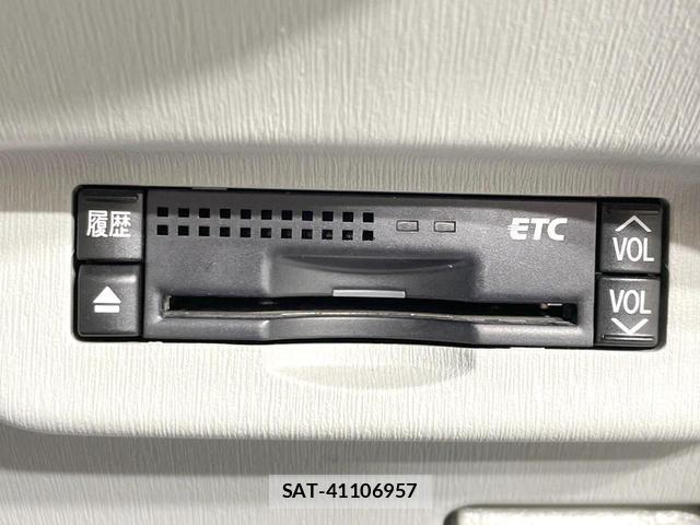 Toyota PRIUS 2011-10 8279379-4