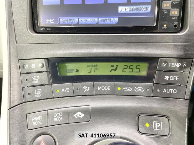 Toyota PRIUS 2011-10 8279379-6