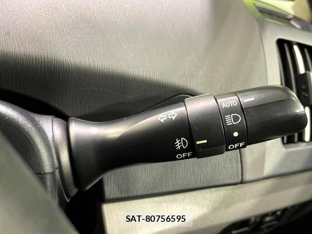 Toyota PRIUS 2010-02 8279405-5