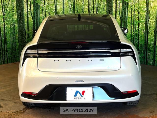 Toyota PRIUS 2023-05 8279412-15
